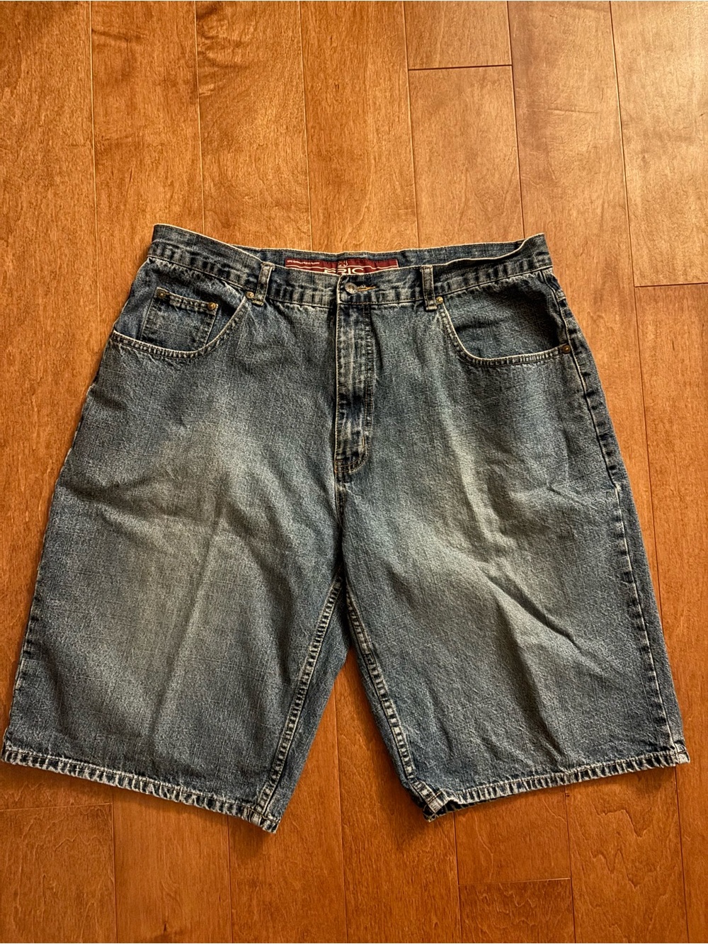 2000s VINTAGE Epic Engineered Eurodnm Baggy Jorts READ